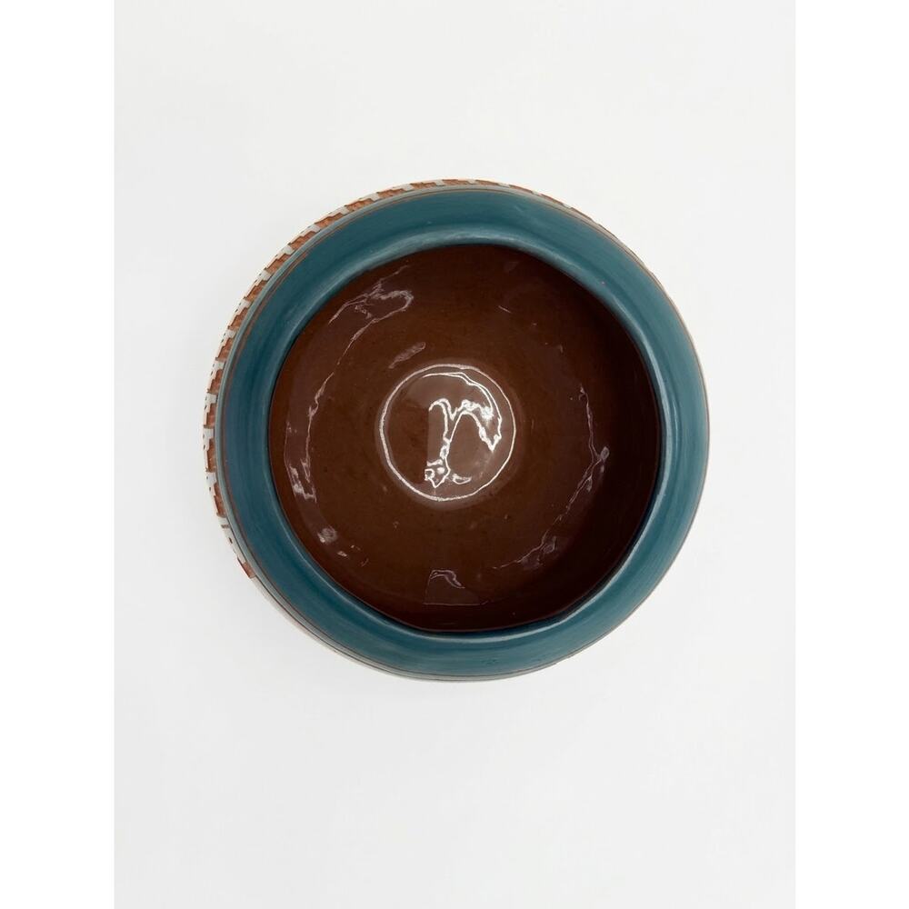 Vintage Navajo Etched Pottery Bowl Signed T.C. Dineh - Large Bear Paws Pot - Picture 6 of 8
